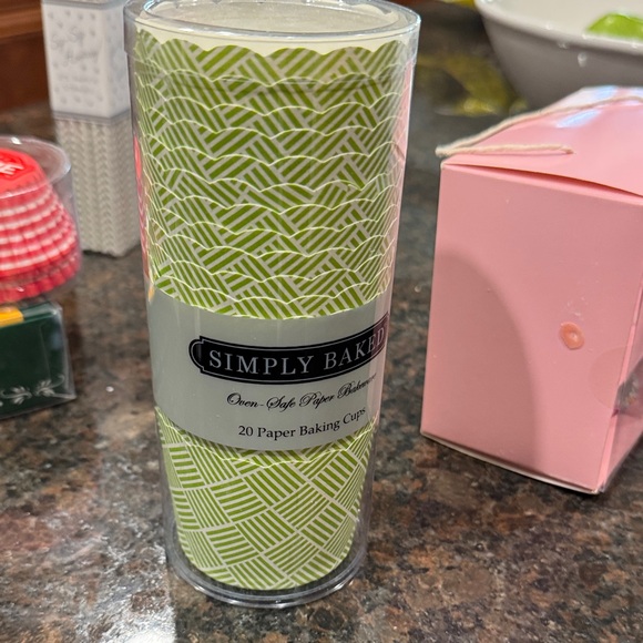 Cupcake Deco-Set - Festive Red and Green-Paper Straws- Paper Baking Cups - Picture 3 of 7